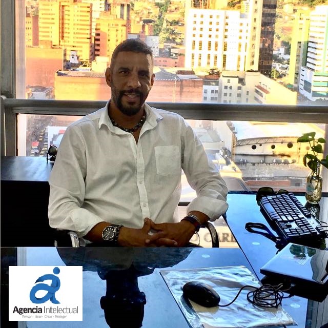 Hugo A. Tapias Londoño - Director Jurídico